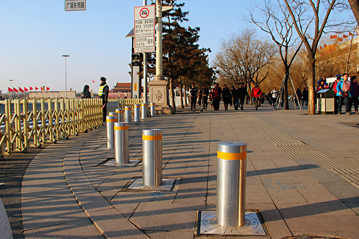 Manually Retractable Bollard