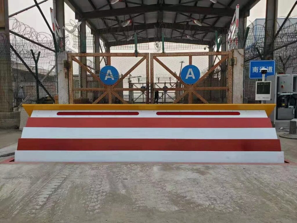 bloqueur de route hydraulique